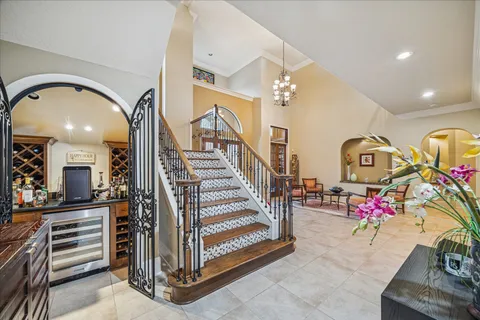 a view of entryway with a front door