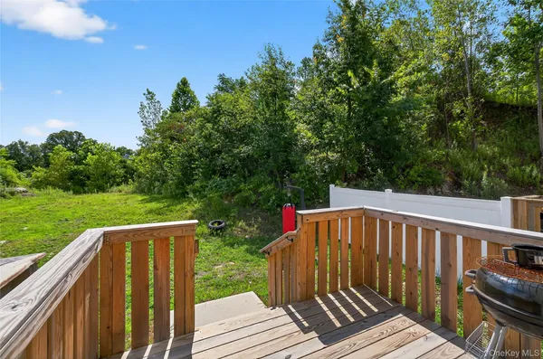 $525,000 | 505 Iron Forge Lane, New Windsor, NY 12553
