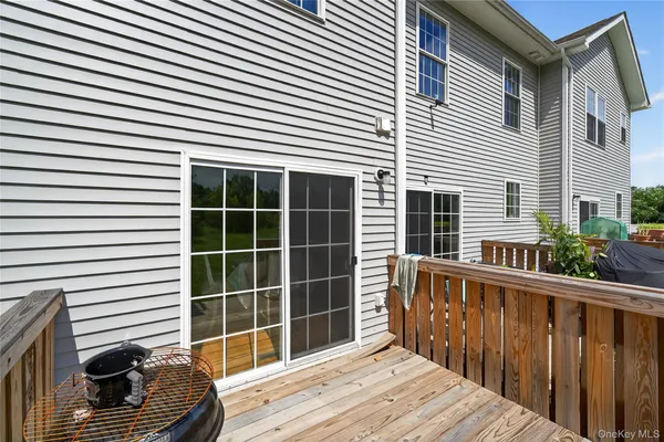 $525,000 | 505 Iron Forge Lane, New Windsor, NY 12553