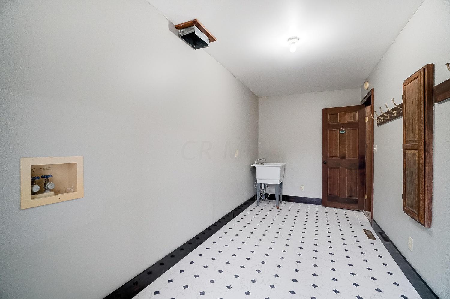 755 Pollock Road Delaware, OH 43015 - Photo 38 of 90 Gallery Image 38