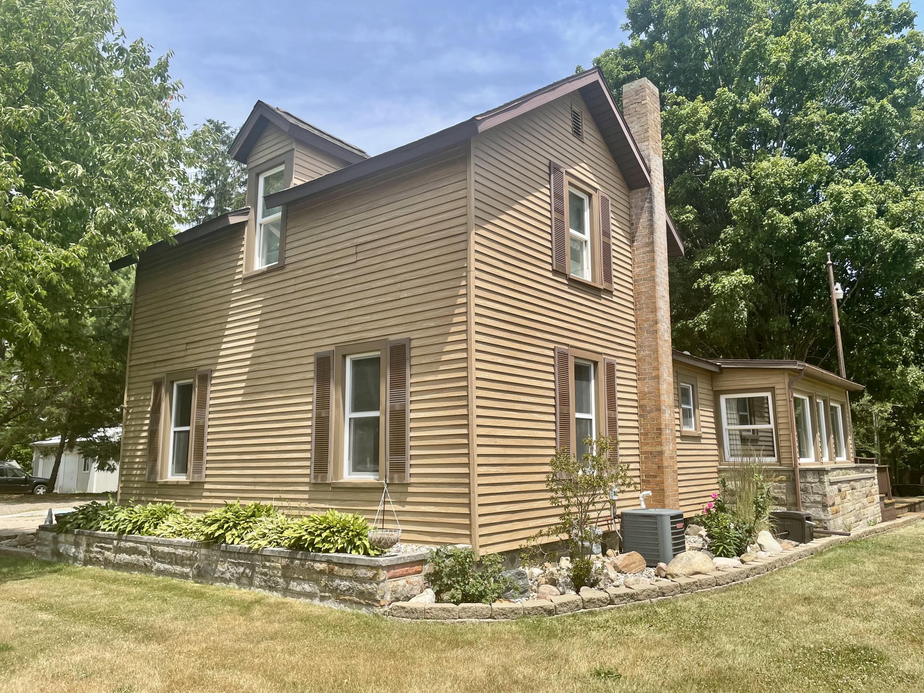 207 North Batavia Road Coldwater, MI 49036 - Photo 2 of 32 B9A91FA9-0903-4CA9-9E13-63A2207D4FD0