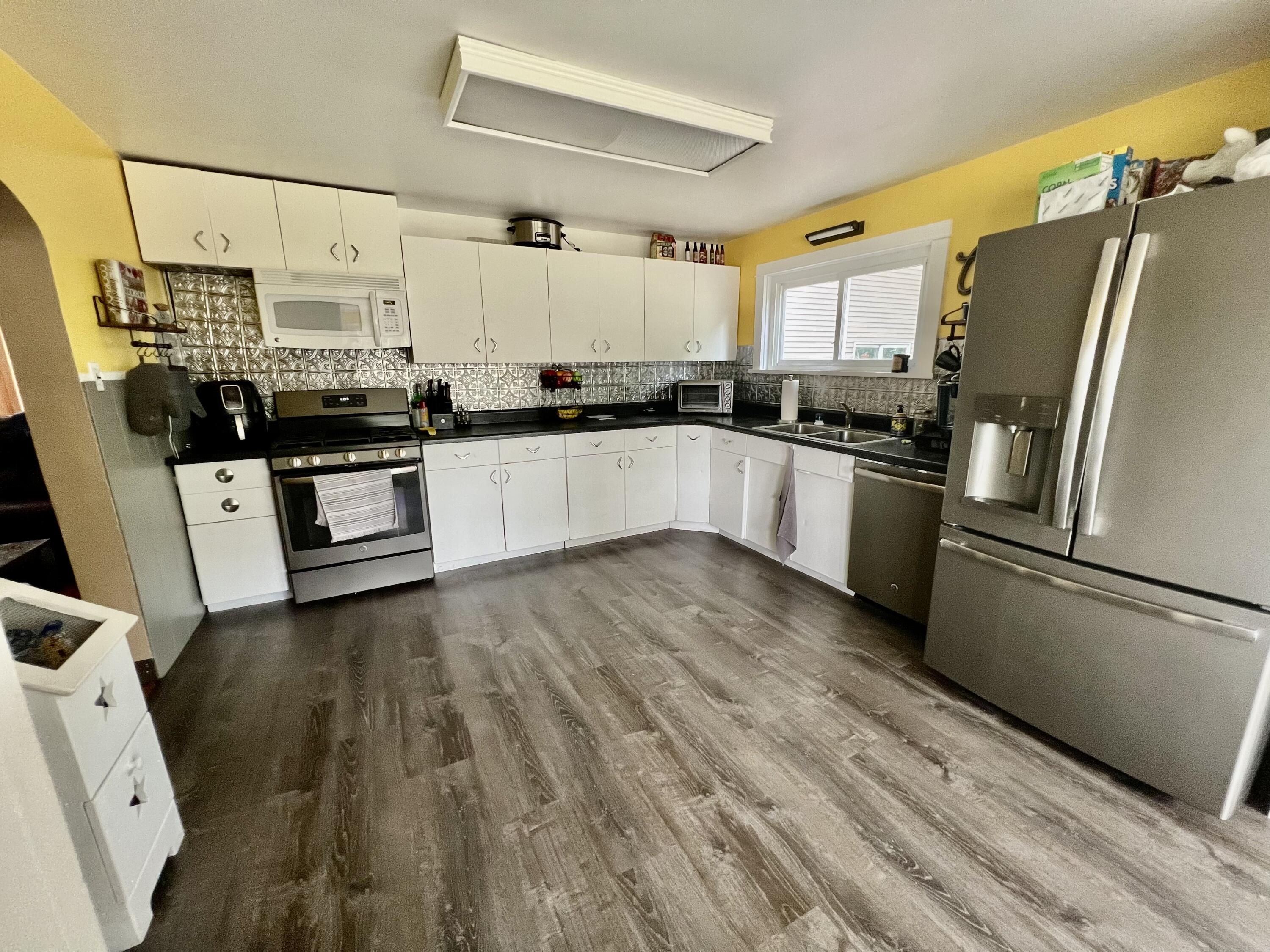 207 North Batavia Road Coldwater, MI 49036 - Photo 6 of 32 4702E614-E6A8-4652-B34B-0ACDAF12301B