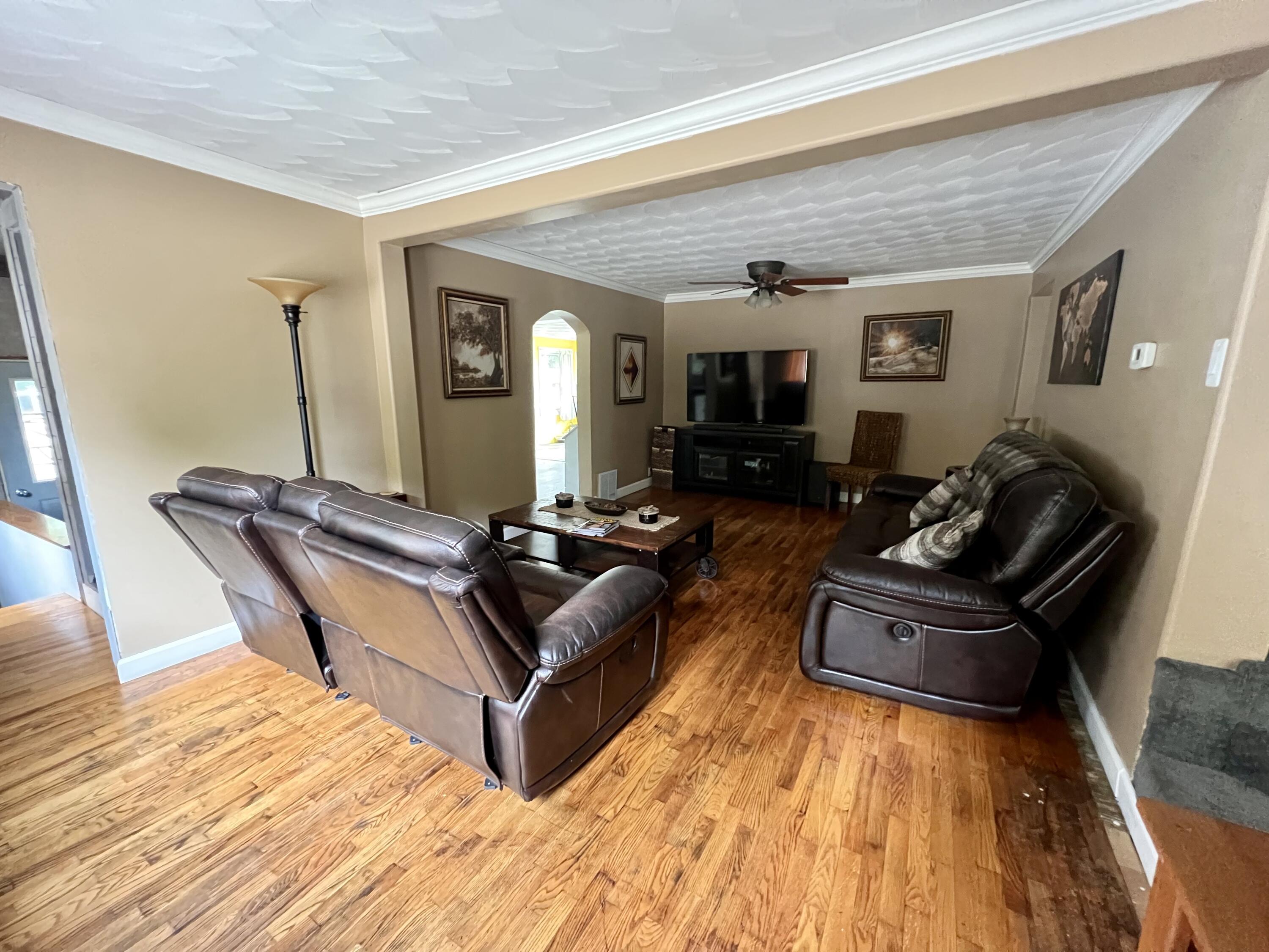 207 North Batavia Road Coldwater, MI 49036 - Photo 8 of 32 E2A19810-2A60-4CF9-9F9C-60C5BF90A58E
