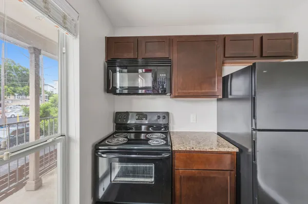 $995 | 2512 Durwood Street, Unit 204, Austin, TX 78704