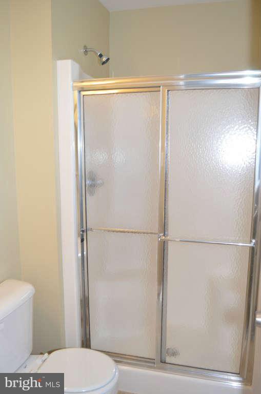 819 Medway Road Hagerstown, MD 21740 - Photo 10 of 18 Bath (Master)