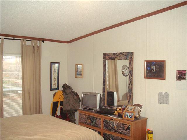 805 Chestnut Grove Road Pulaski, TN 38478 - Photo 17 of 20 BEDROOM 3 WITH WALK-IN CLOSET