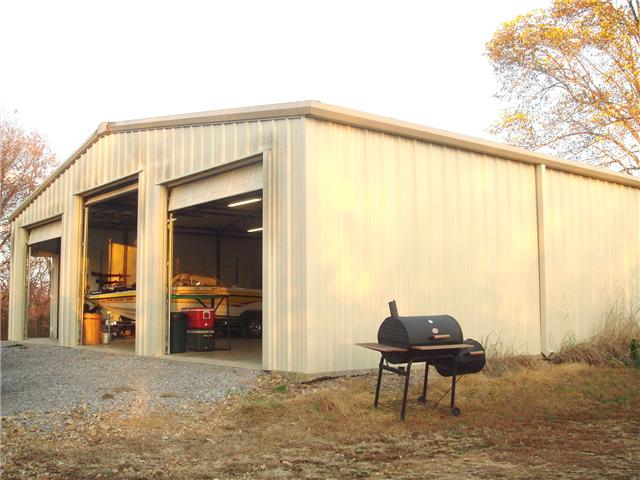 805 Chestnut Grove Road Pulaski, TN 38478 - Photo 5 of 20 40 X 30.....PERFECT "MAN CAVE"