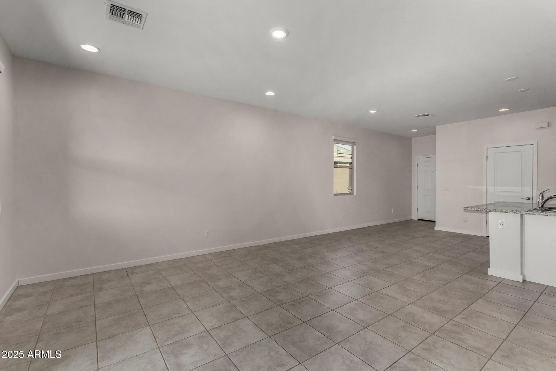 3704 East Haflinger Road San Tan Valley, AZ 85140 - Photo 5 of 38 09 - Haflinger