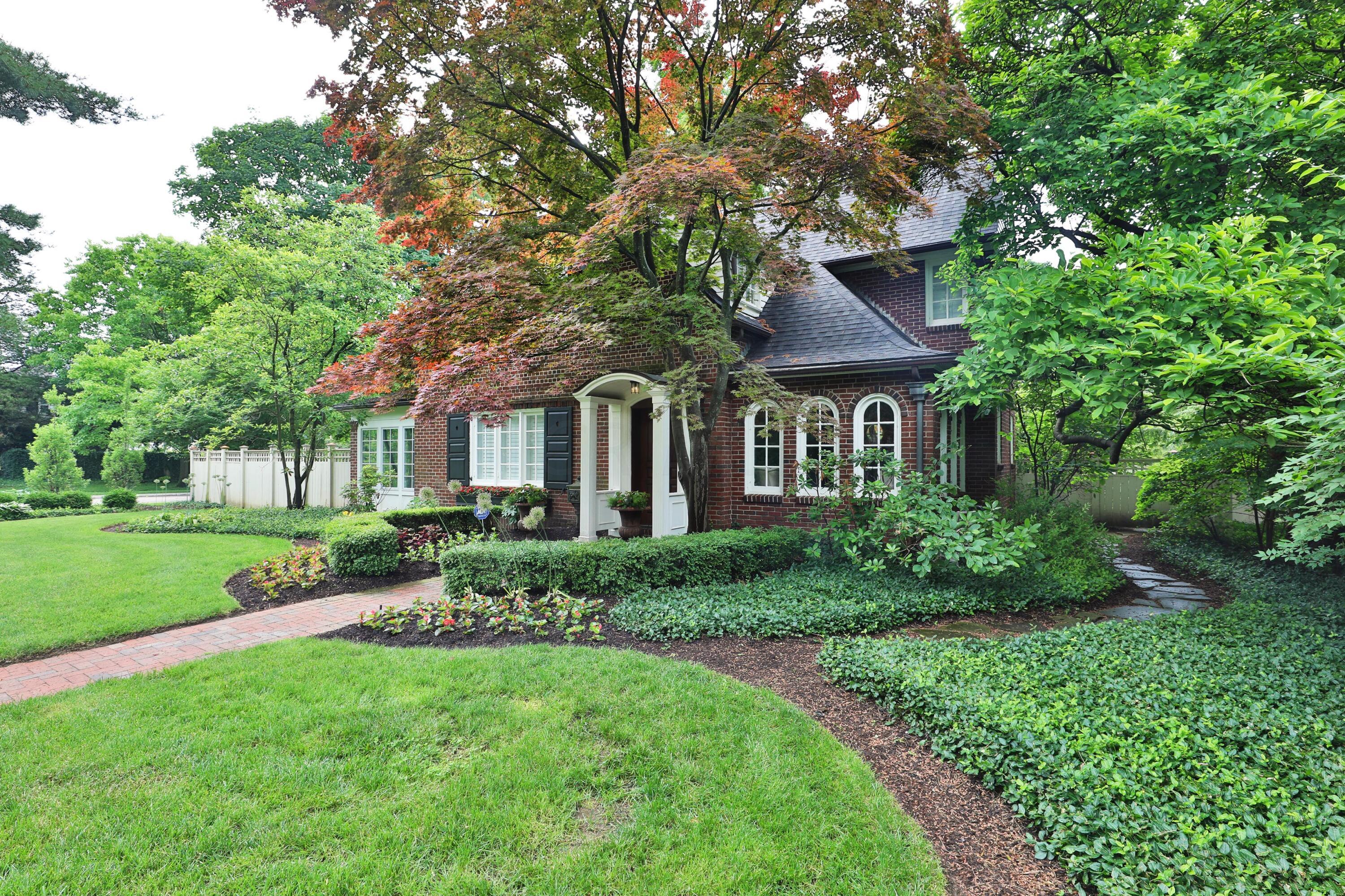 2433 Bryden Road Columbus, OH 43209 - Photo 4 of 62 2433-Bryden-Exterior07