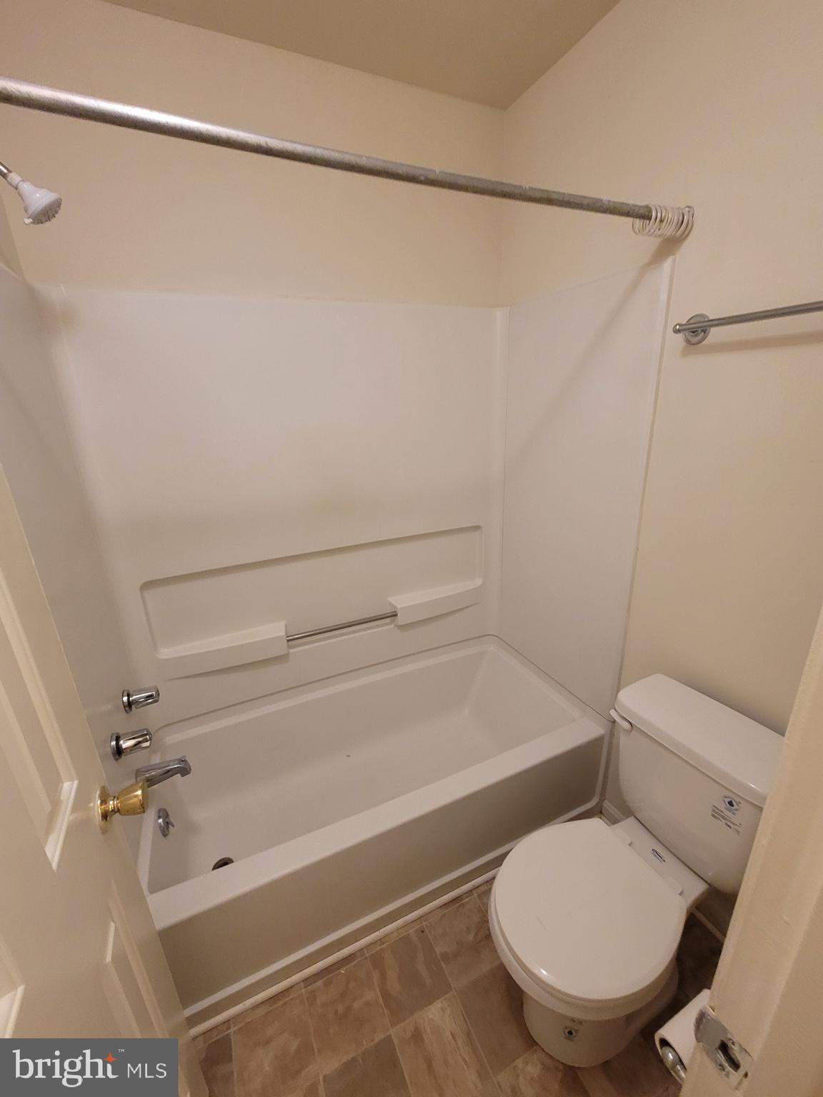 6037 Red Wolf Place Waldorf, MD 20603 - Photo 18 of 24 Primary Bathroom