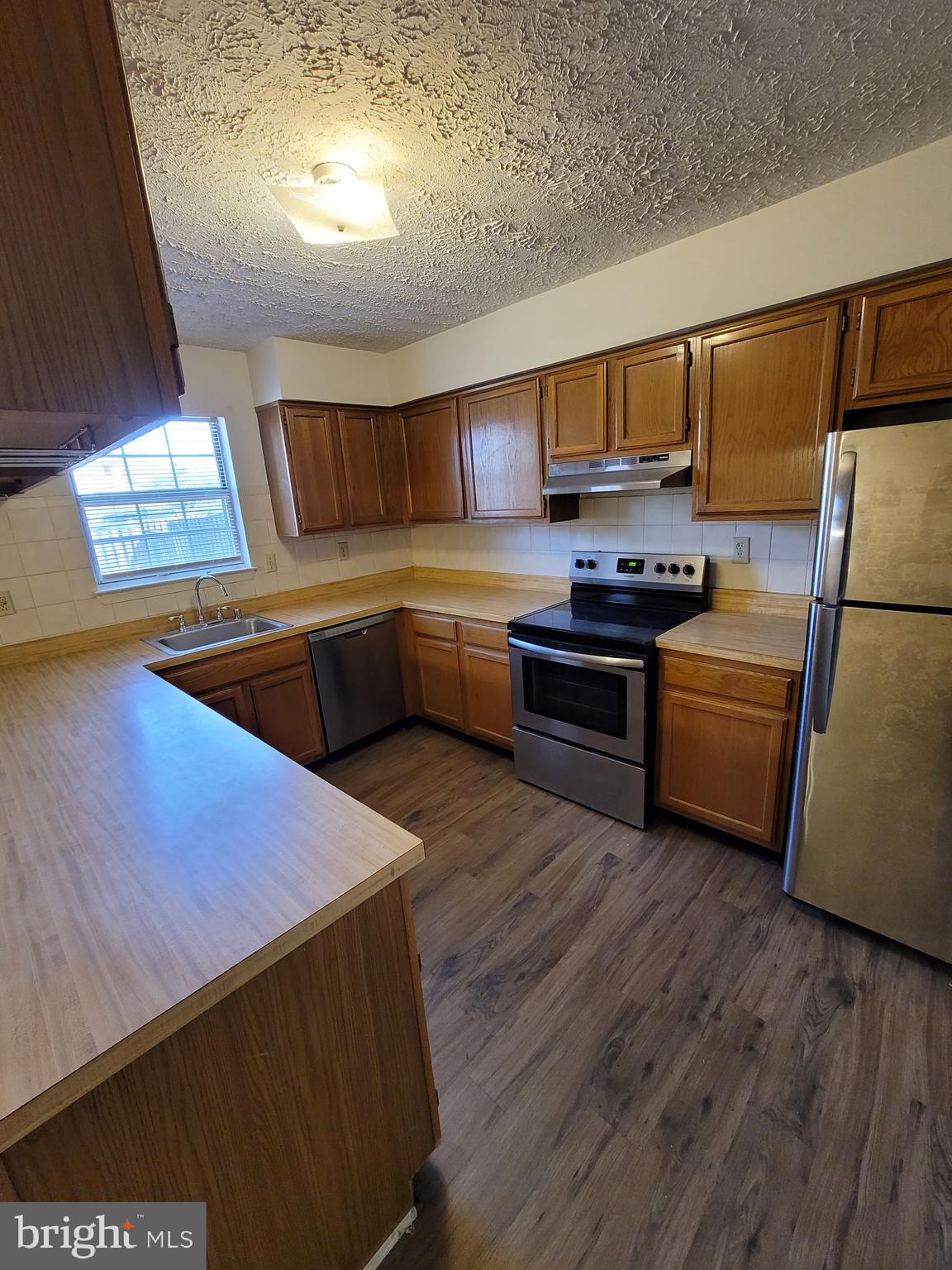 6037 Red Wolf Place Waldorf, MD 20603 - Photo 7 of 24 Kitchen
