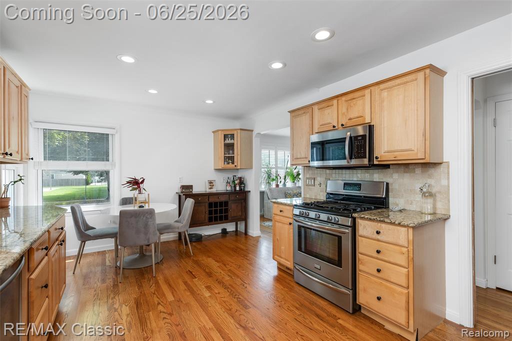 605 Fernwood Road Royal Oak, MI 48067 - Photo 2 of 40