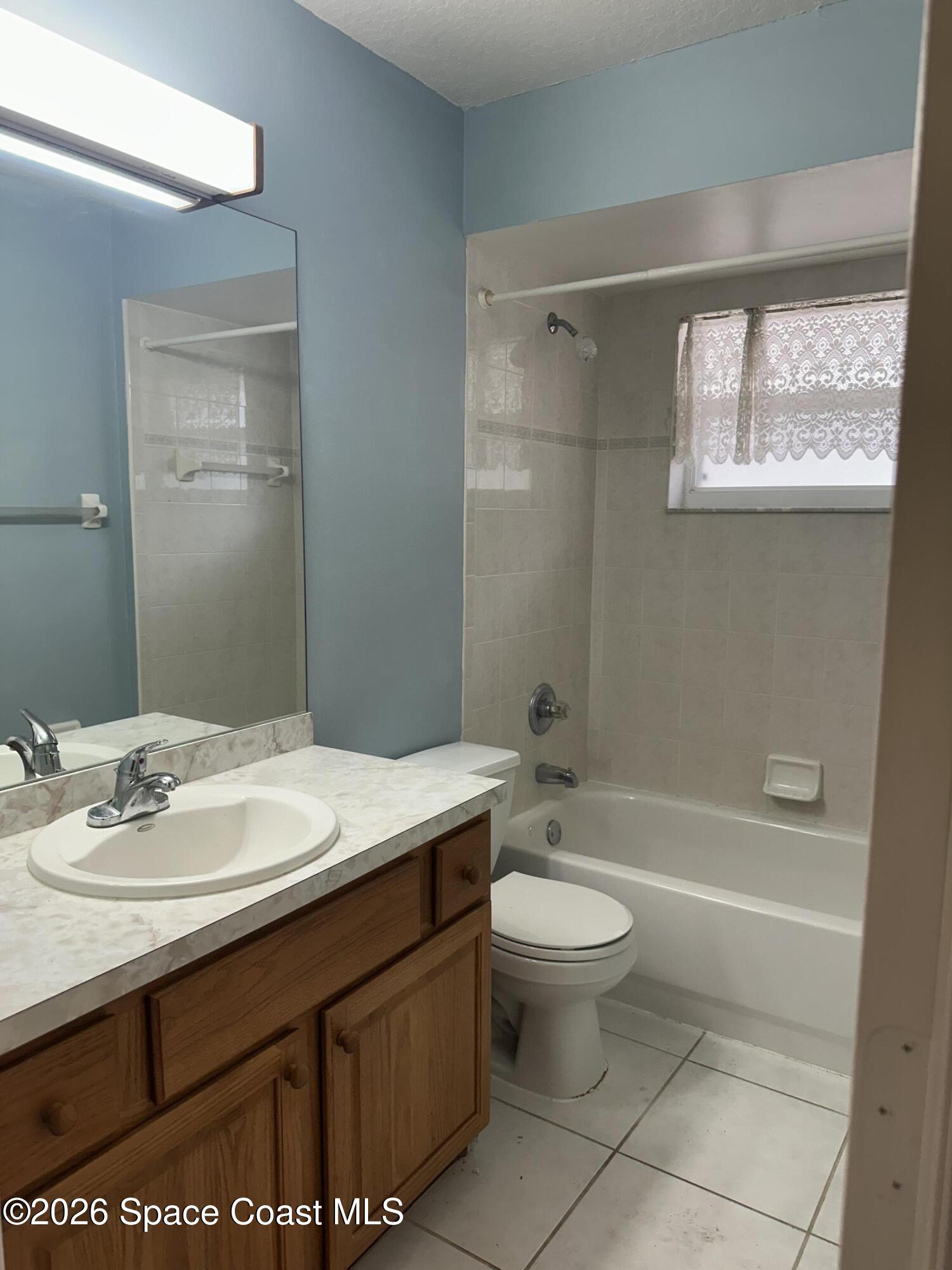 632 Bayfront Terrace Sebastian, FL 32958 - Photo 11 of 24 guest bath