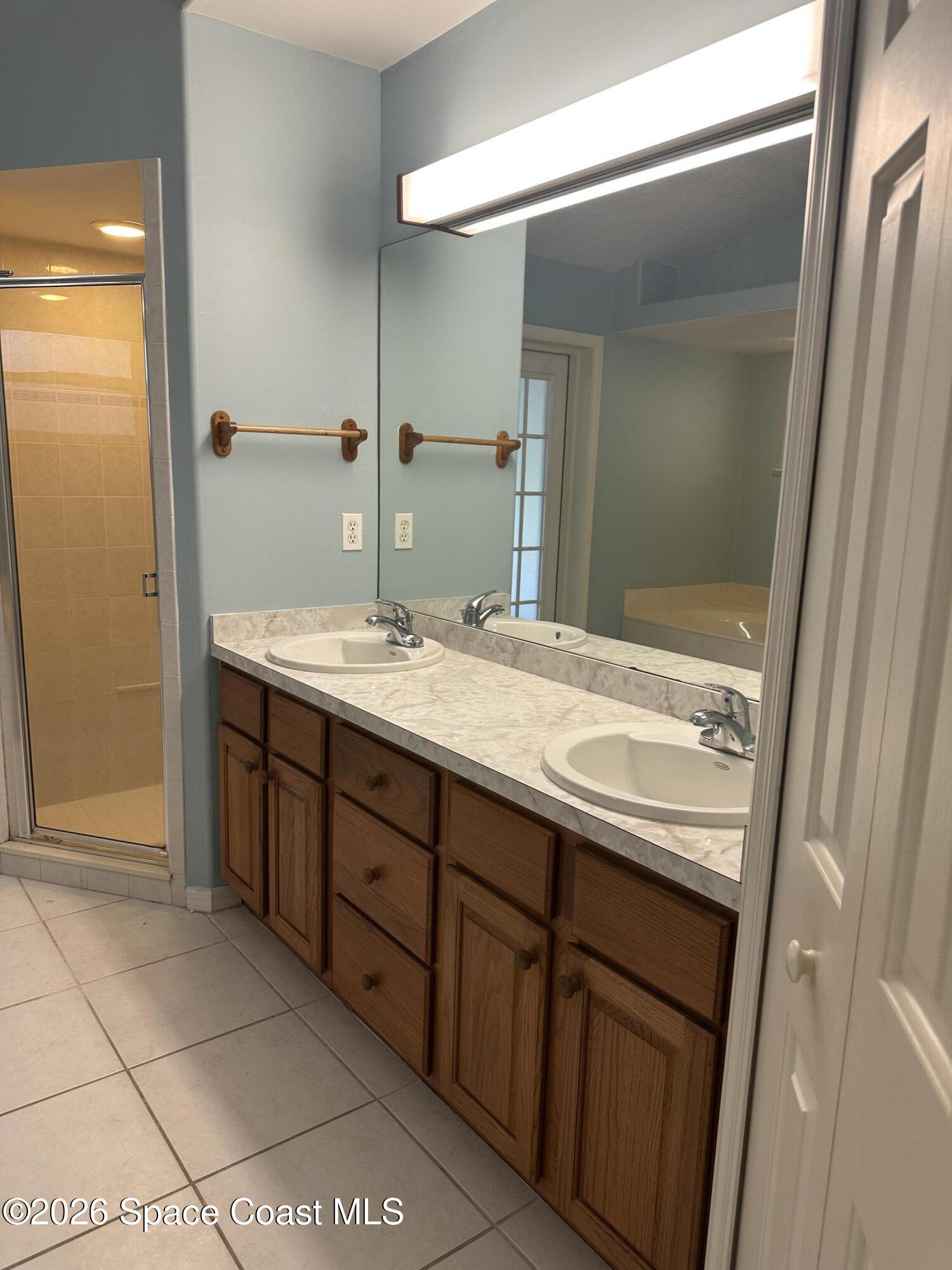 632 Bayfront Terrace Sebastian, FL 32958 - Photo 17 of 24 primary bath