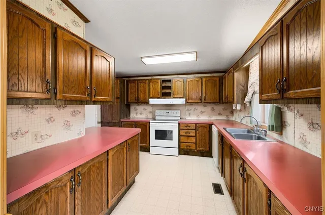 $74,000 | 144 Anthony Lane, New Hartford, NY 13323