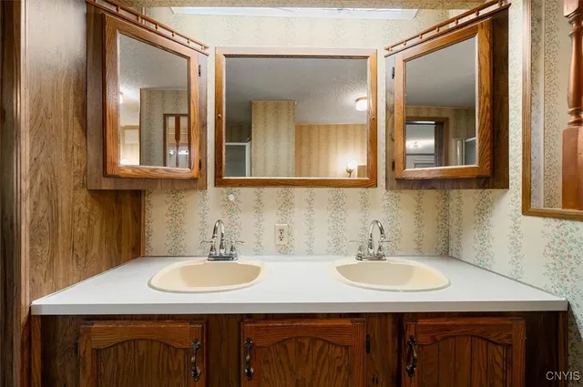 $74,000 | 144 Anthony Lane, New Hartford, NY 13323