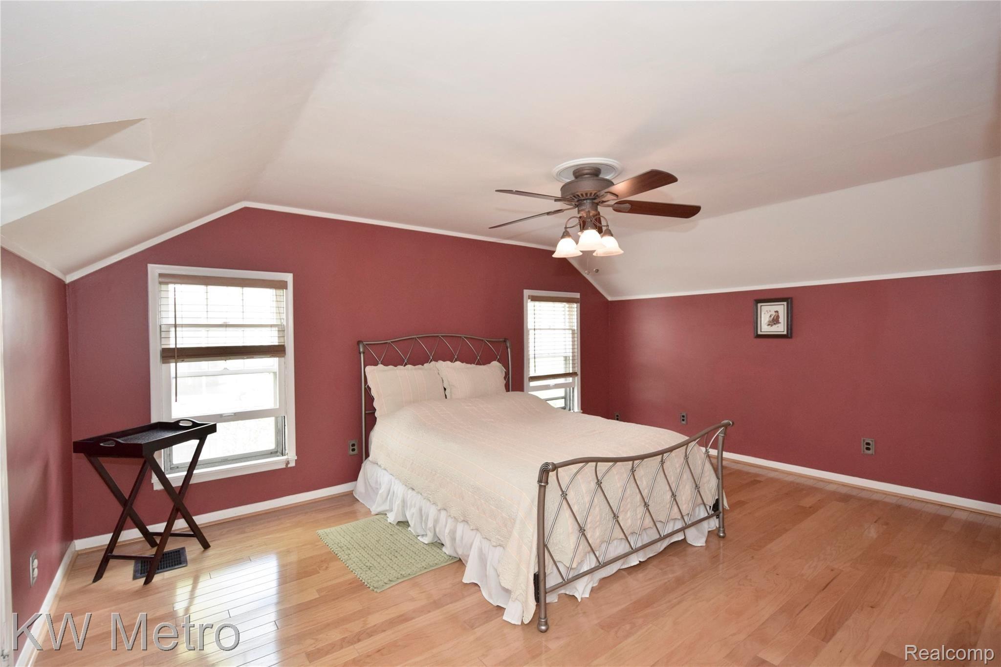 42 Fairwood Boulevard Pleasant Ridge, MI 48069 - Photo 35 of 53 owners suite .JPG