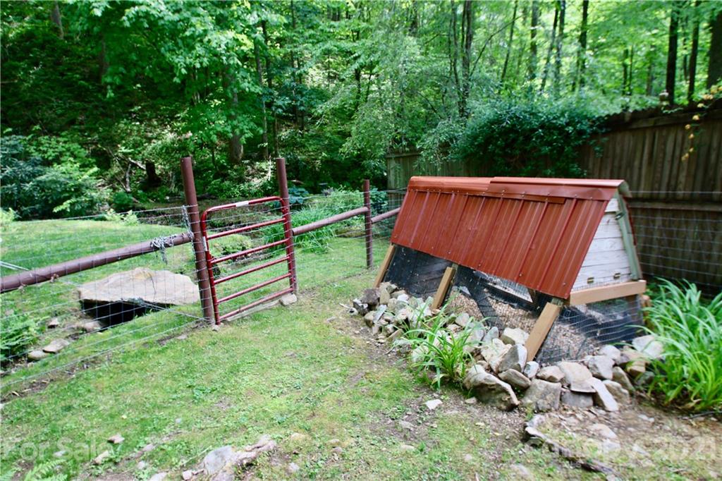 760 Cabin Flats Road Sylva, NC 28779 - Photo 38 of 47 Gallery Image 38