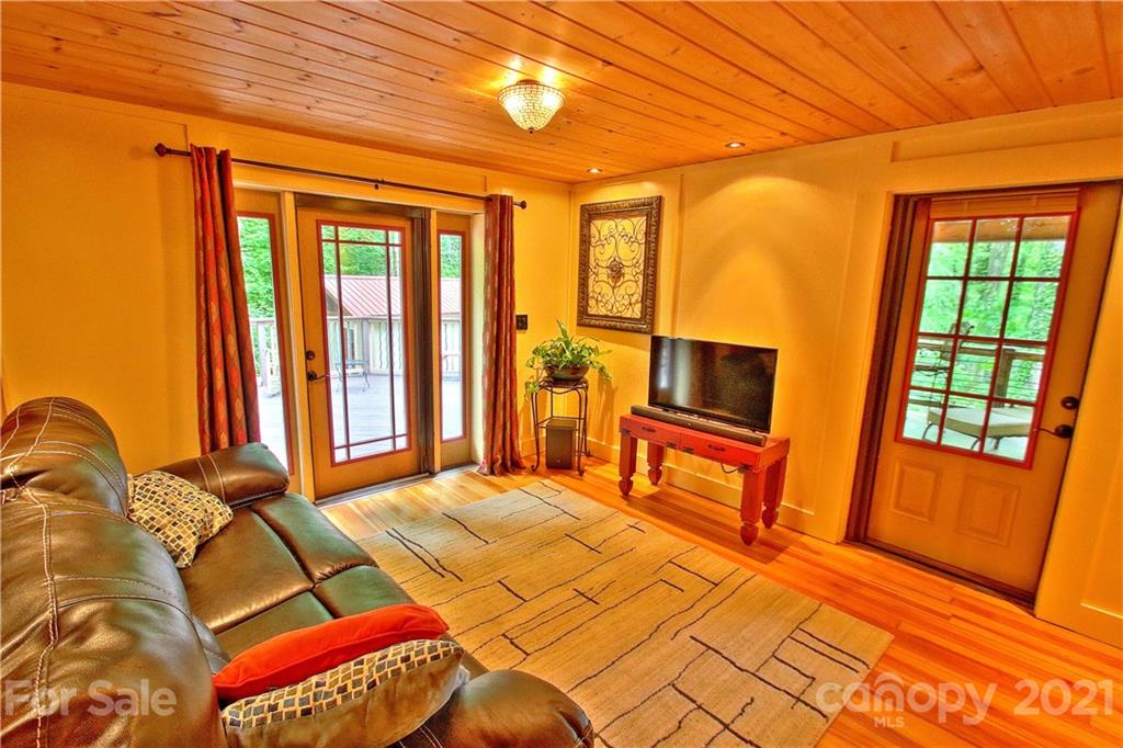 760 Cabin Flats Road Sylva, NC 28779 - Photo 10 of 47 Gallery Image 10