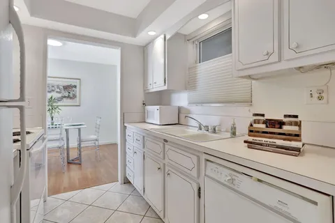 $399,900 | 1069 Hillsboro Mile, Unit 705, Hillsboro Beach, FL 33064