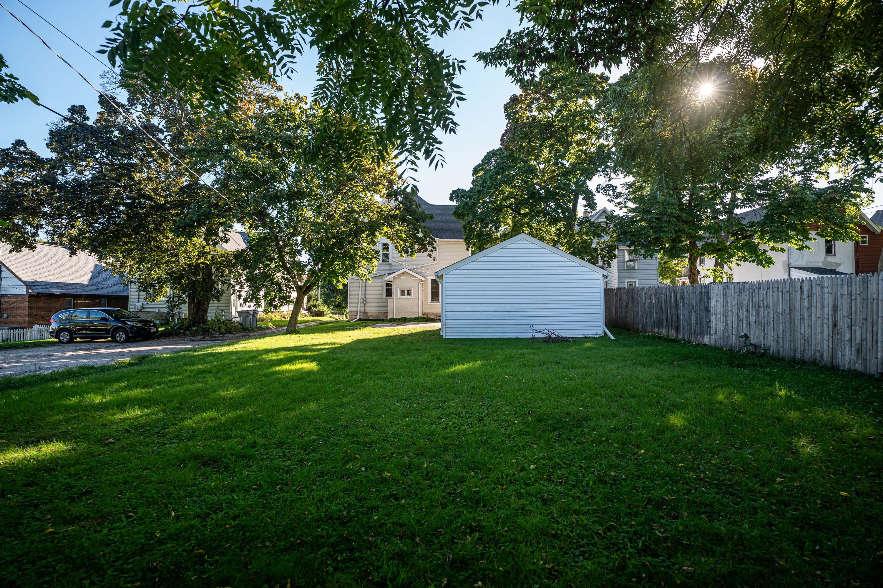 317 North Hawley Road Milwaukee, WI 53213 - Photo 5 of 41 Large Yard