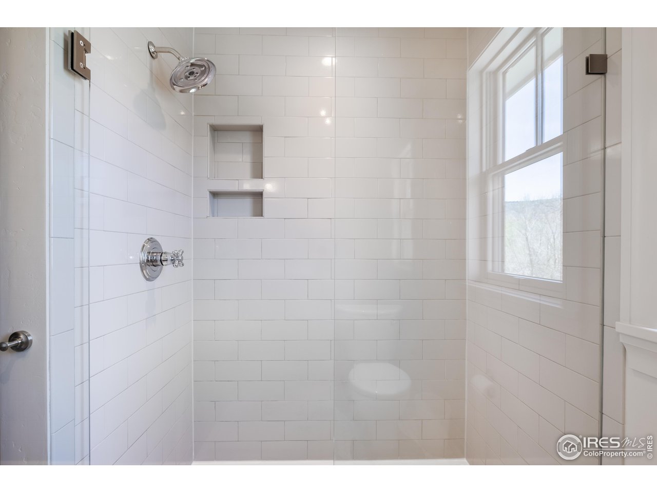 354 Apple Valley Road Lyons, CO 80540 - Photo 25 of 40 a bathroom with a shower