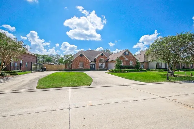 $519,500 | 112 Jasmine Court, Belle Chasse, LA 70037