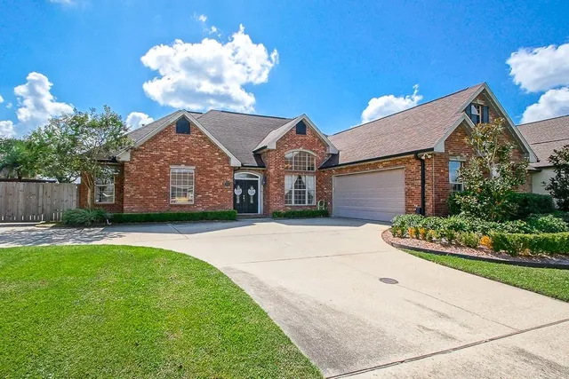 $519,500 | 112 Jasmine Court, Belle Chasse, LA 70037