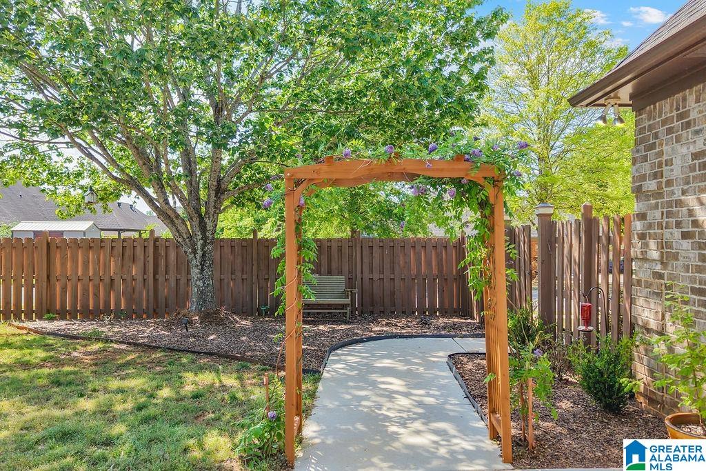 121 Tanglewood Drive Alabaster, AL 35007 - Photo 17 of 48