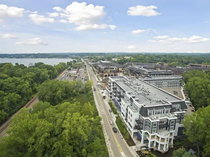 $1,895,000 | 935 Lake Street East, Unit 312, Wayzata, MN 55391