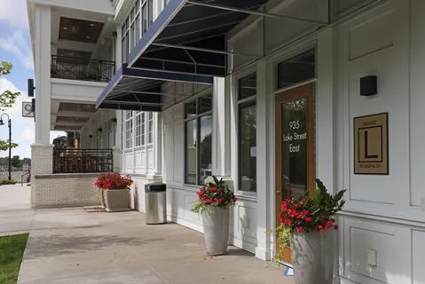 $1,895,000 | 935 Lake Street East, Unit 312, Wayzata, MN 55391