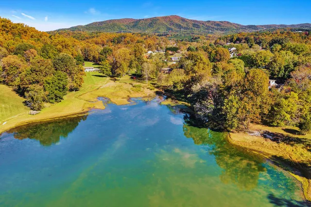 $260,000 | 55 Beachview Lane, Troutville, VA 24175