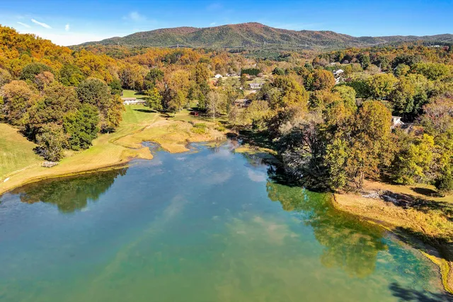 $260,000 | 55 Beachview Lane, Troutville, VA 24175