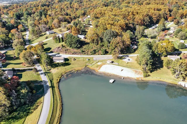 $260,000 | 55 Beachview Lane, Troutville, VA 24175