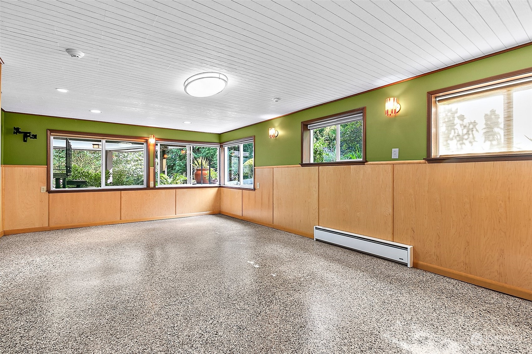 18232 West Spring Lake Drive Southeast Renton, WA 98058 - Photo 10 of 40 Gallery Image 10