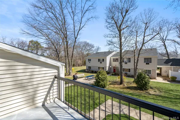$450,000 | 24 Richmond Boulevard, Unit 4B, Ronkonkoma, NY 11779