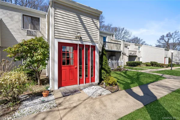 $450,000 | 24 Richmond Boulevard, Unit 4B, Ronkonkoma, NY 11779