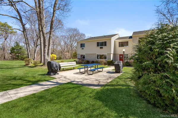 $450,000 | 24 Richmond Boulevard, Unit 4B, Ronkonkoma, NY 11779