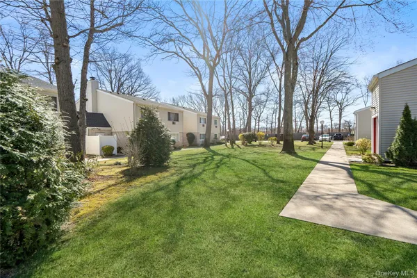 $450,000 | 24 Richmond Boulevard, Unit 4B, Ronkonkoma, NY 11779