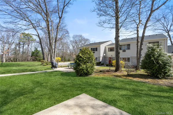 $450,000 | 24 Richmond Boulevard, Unit 4B, Ronkonkoma, NY 11779