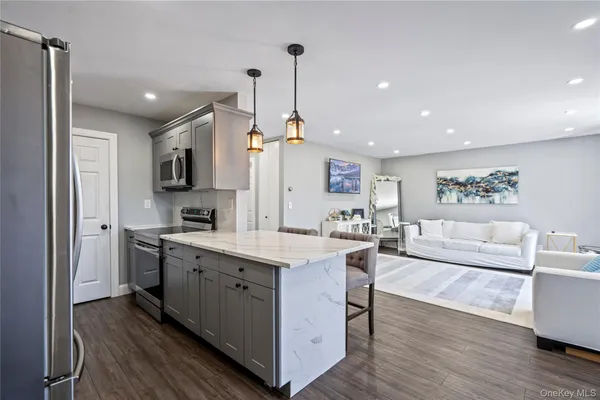 $450,000 | 24 Richmond Boulevard, Unit 4B, Ronkonkoma, NY 11779