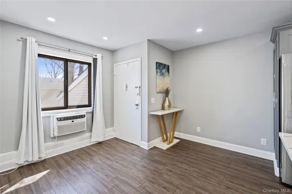 $450,000 | 24 Richmond Boulevard, Unit 4B, Ronkonkoma, NY 11779