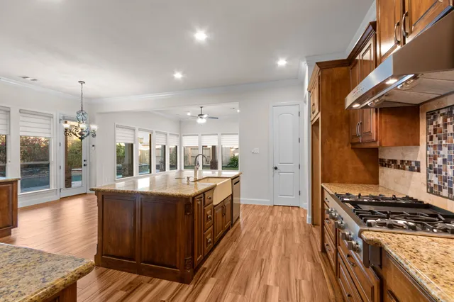 $595,000 | 2458 Jill Circle, Spring, TX 77388