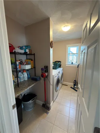$2,800 | 6 Wilson Street, Unit 1, Bristol, RI 02809