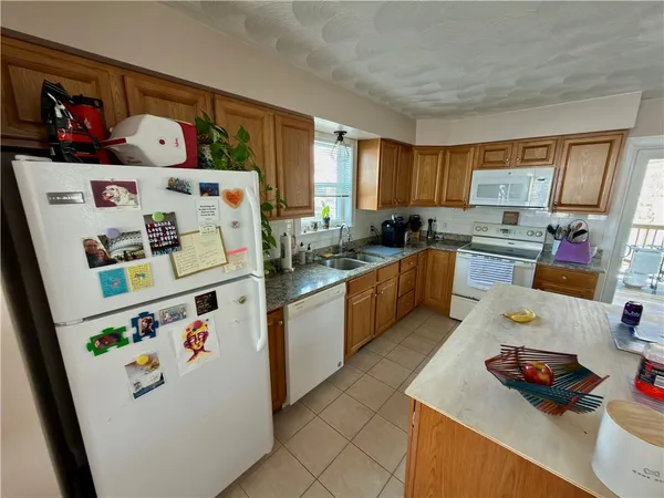 $2,800 | 6 Wilson Street, Unit 1, Bristol, RI 02809