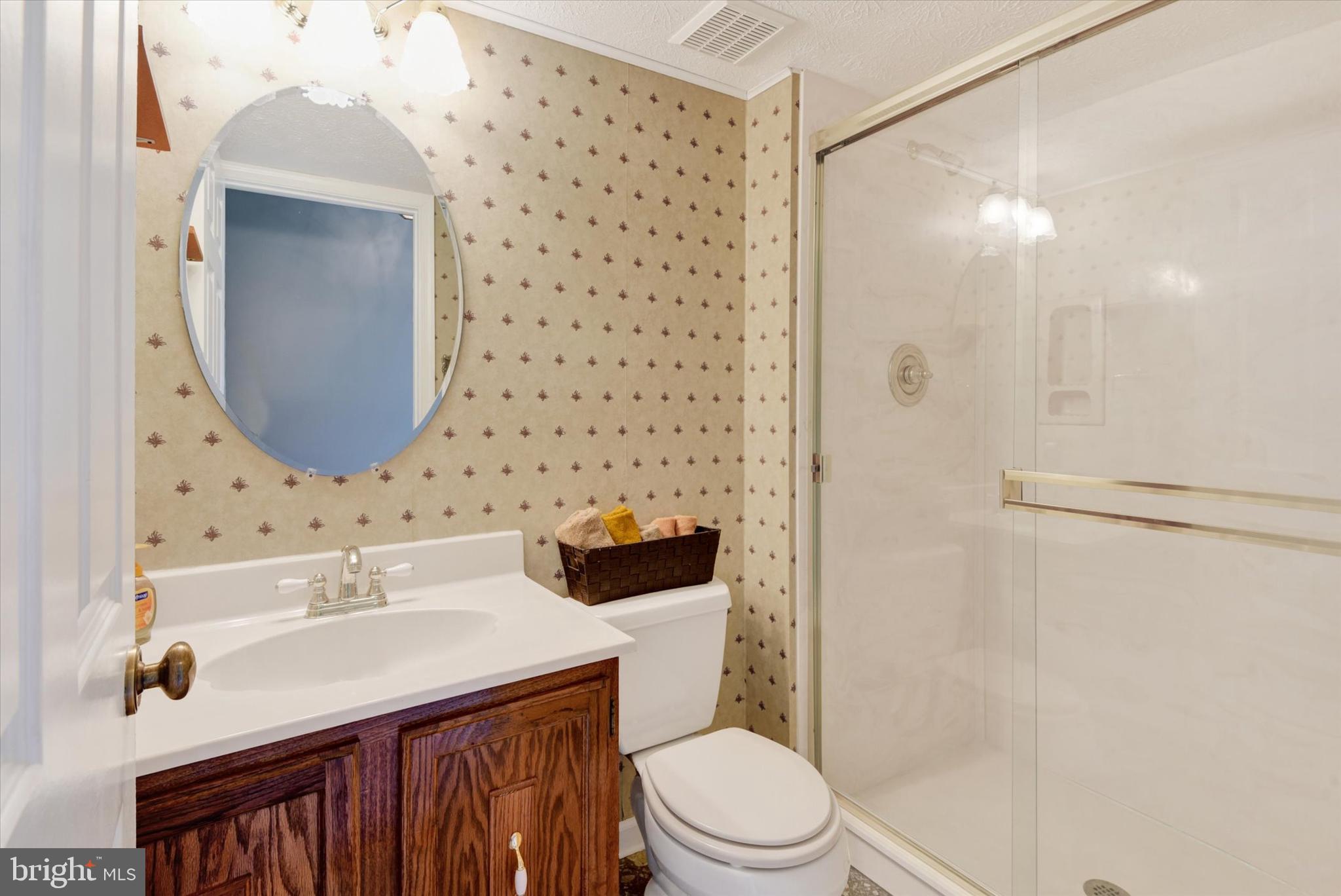 1324 Split Rail Lane Frederick, MD 21703 - Photo 13 of 30 Full Bathroom next to 4th Bedroom