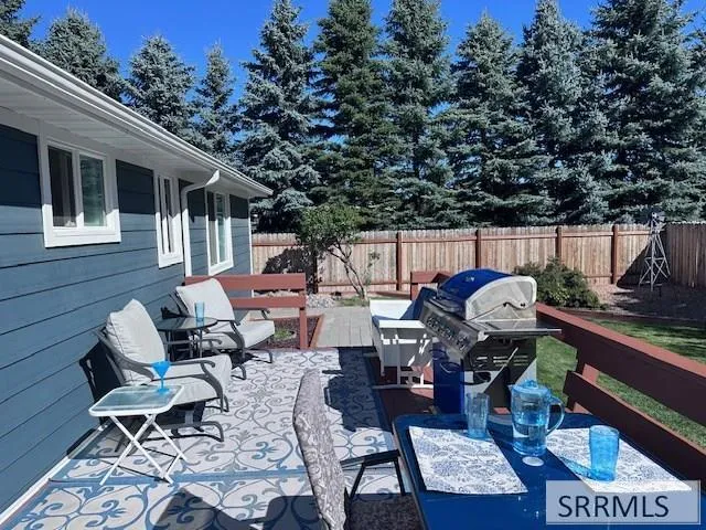 $427,300 | 1875 McKenzie Avenue, Idaho Falls, ID 83404