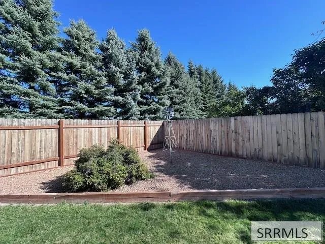 $427,300 | 1875 McKenzie Avenue, Idaho Falls, ID 83404