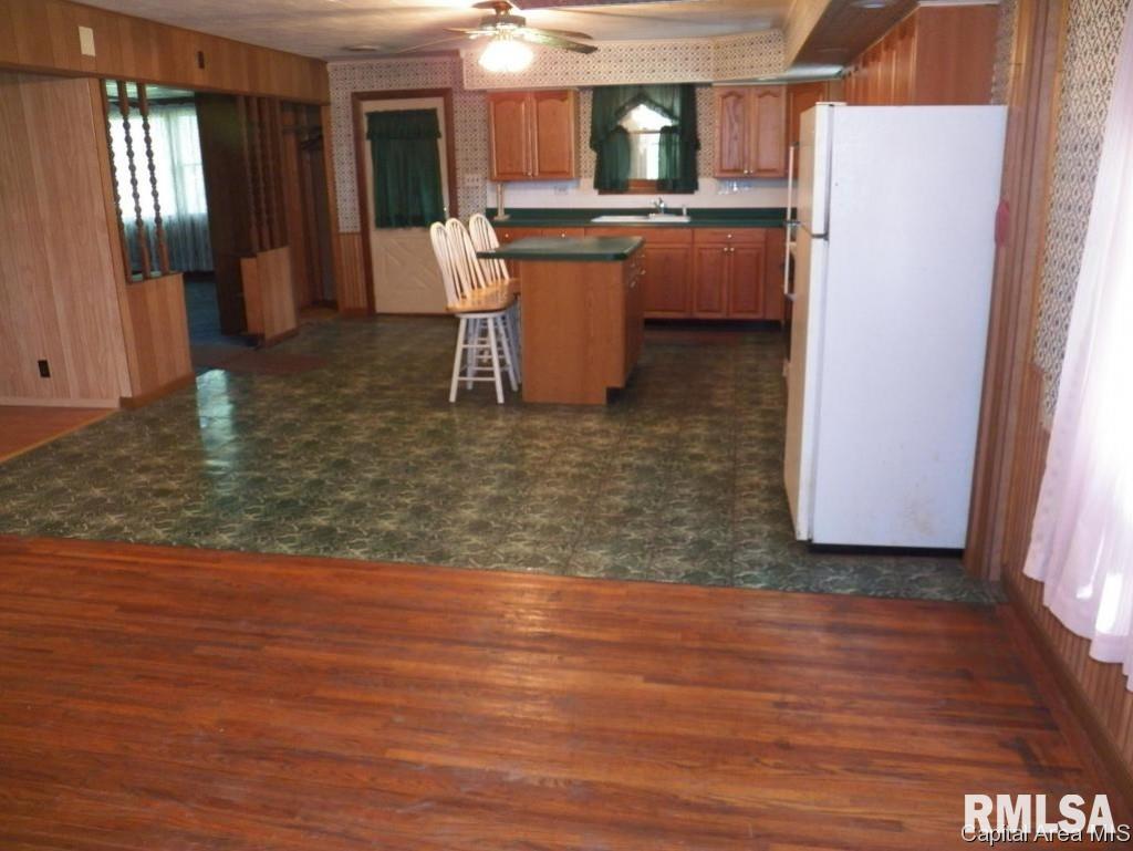231 South Knox Street Oneida, IL 61467 - Photo 5 of 25 Gallery Image 5