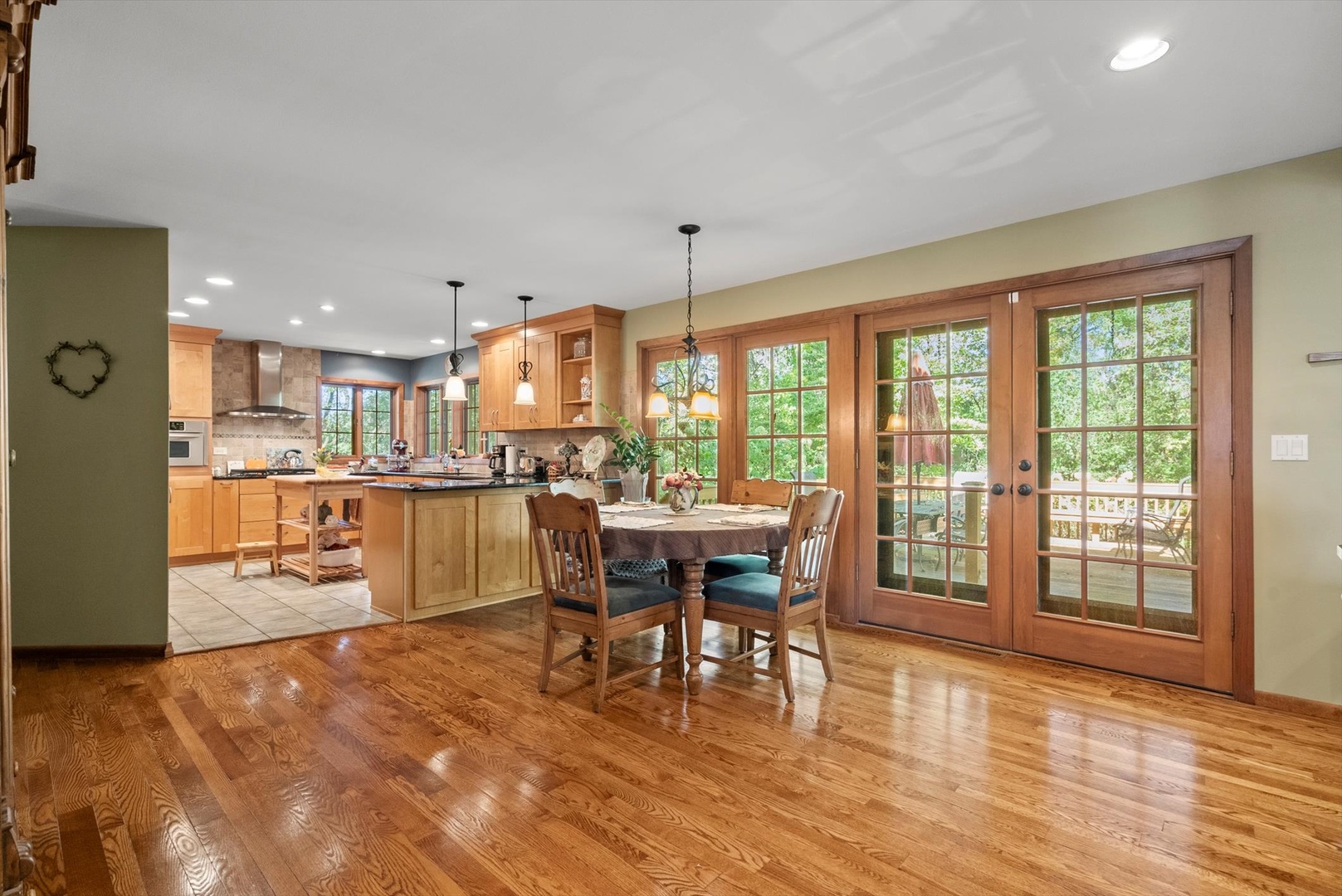 625 Wood Ridge Court Elgin, IL 60123 - Photo 5 of 28 Gallery Image 5